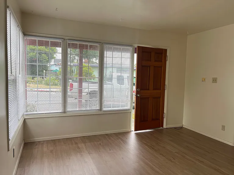 2310 Wilson St — Photo 5