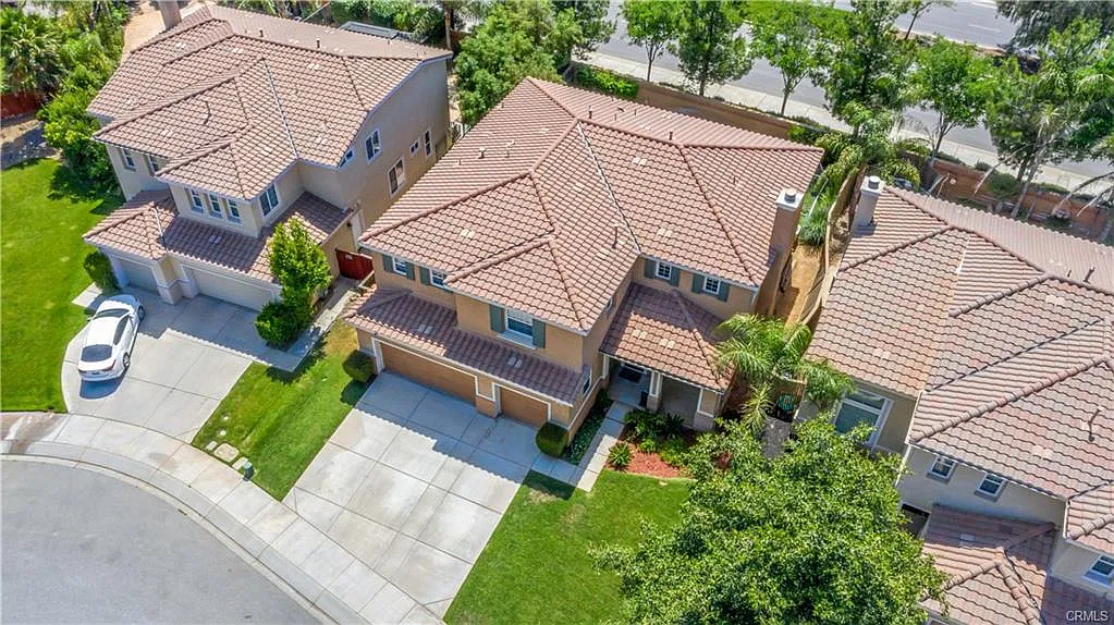 4 bed, 3246 sqft, $3,500 — Photo 3