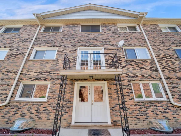 5848 W 76th Pl N #203, Burbank, IL 60459