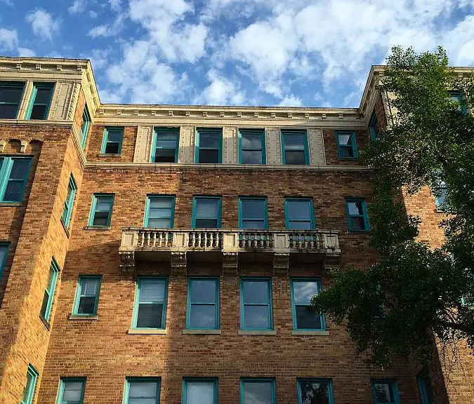 Embassy Tower Apartments — Photo 6