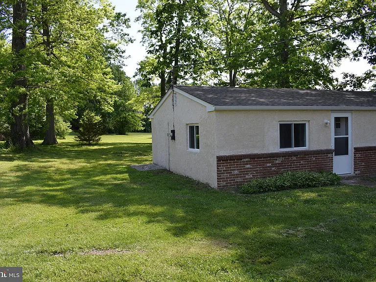 2101 Hill Rd #10 — Photo 3