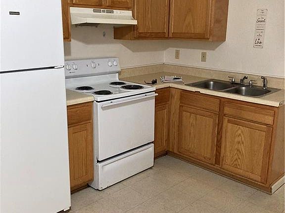 2nd image of 3576 Bancroft Dr