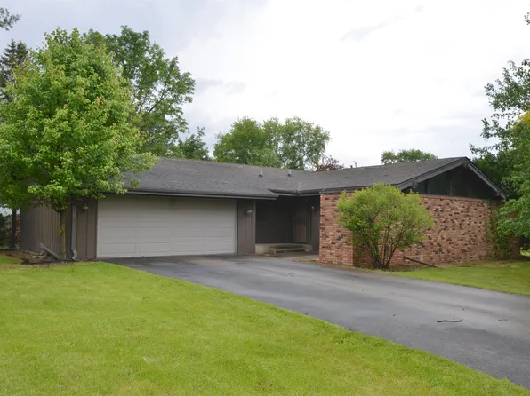 4809 Crofton Dr, Rockford, IL 61114