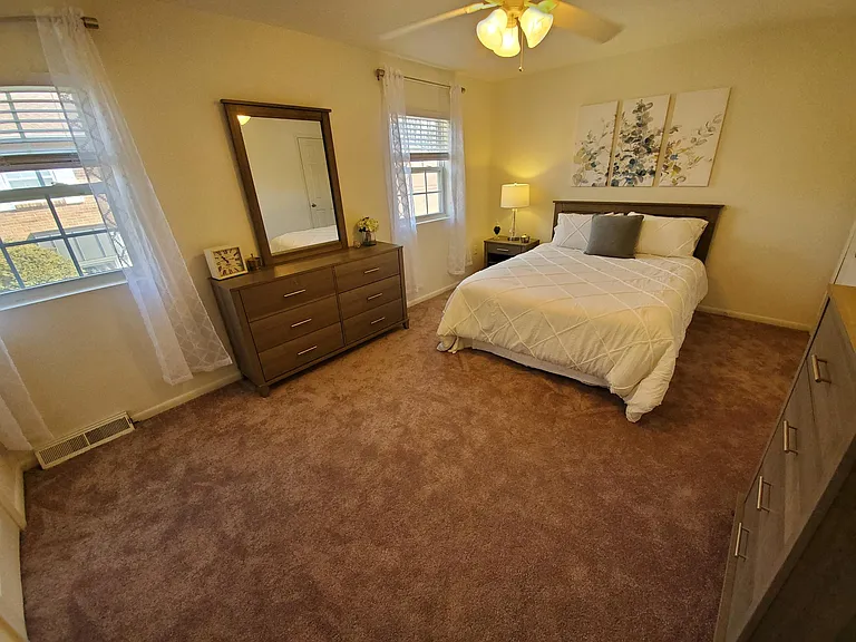 606A Lake Dr — Photo 12
