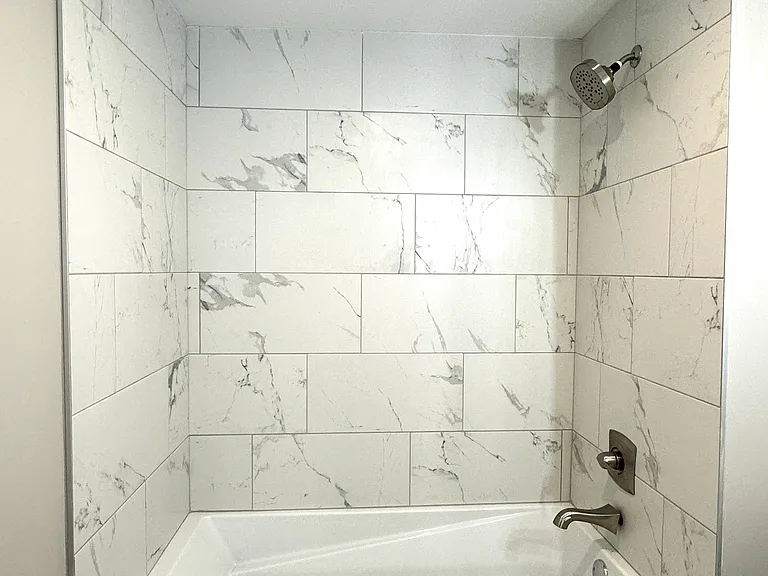 Shared bathroom tub
