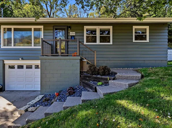 694 Kaufmann Ave, Dubuque, IA 52001