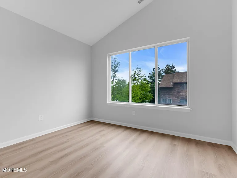 190 Spruce St #4 — Photo 27