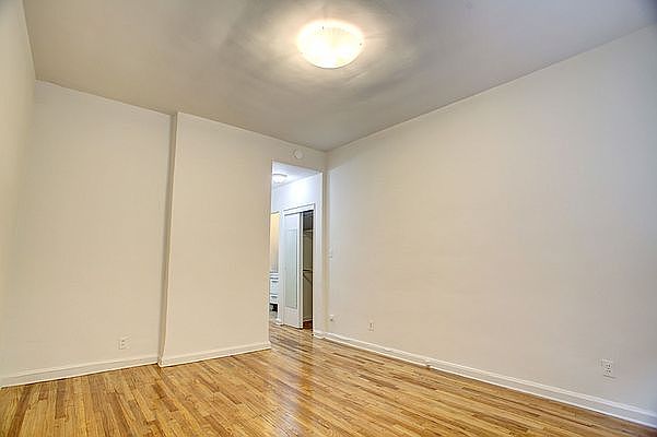 2nd image of 44 W 72nd St #5A