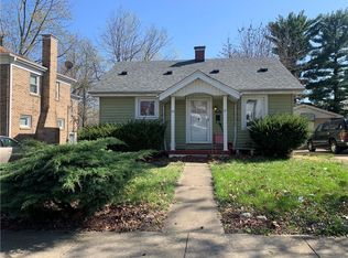 37 Fairview Pl, Decatur, IL 62522