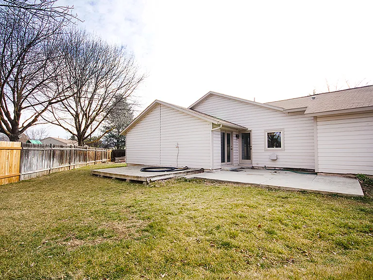 5513 N Creswell Ave — Photo 16