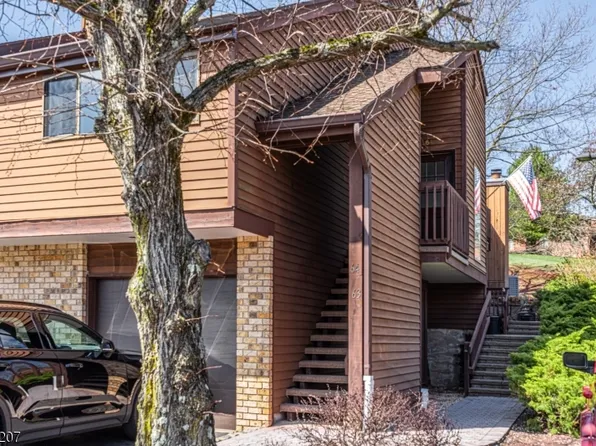 64 Meadowview Dr, Clinton Twp., NJ 08801