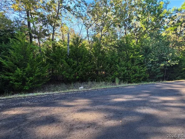 1098 Morningside Dr, Sunrise Beach, MO 65079