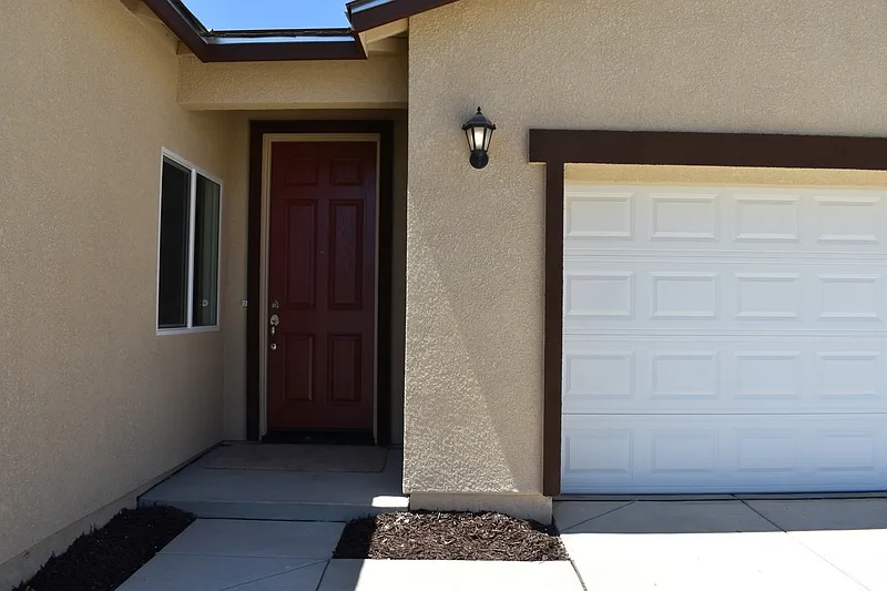 4 bed, 3.0 bath, 1750 sqft, $2,400 — Photo 4