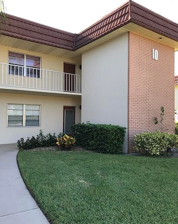2nd image of 10 Vista Gardens Trl