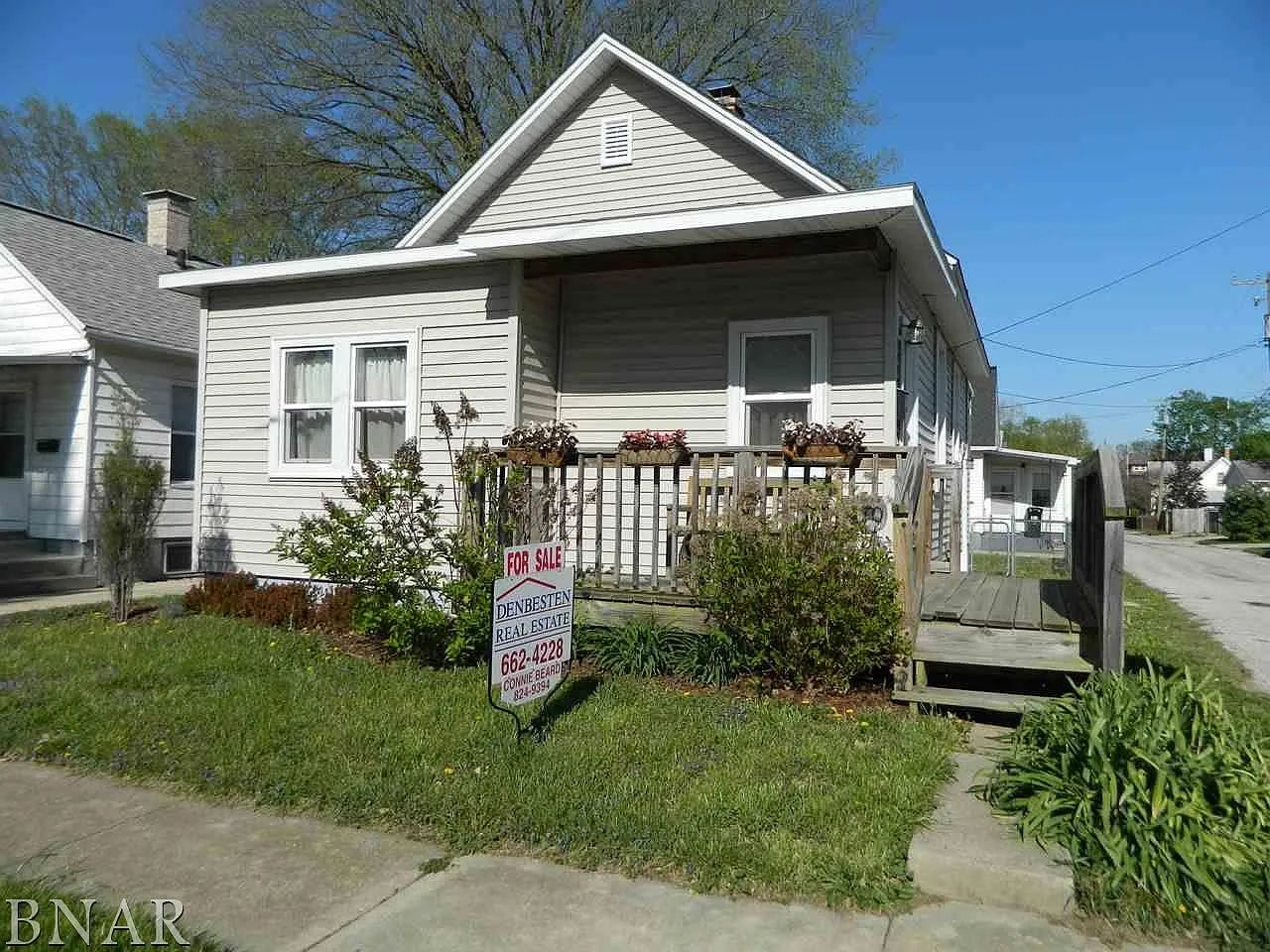 1110 S Lee St photo 1