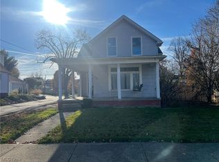 930 E Main St, Louisville, OH