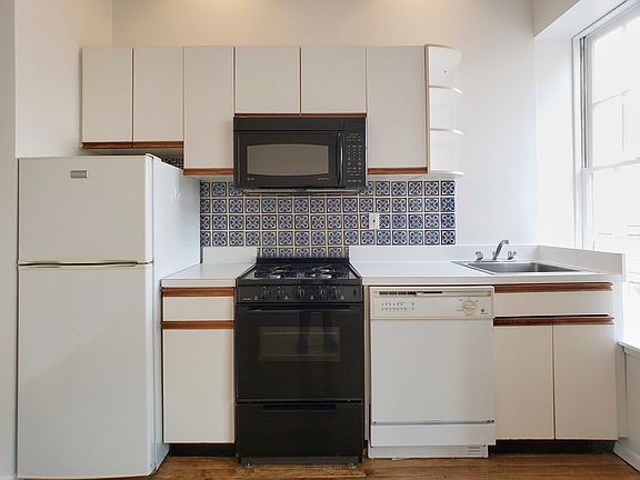 3rd image of 320 E 91st St APT 6FC
