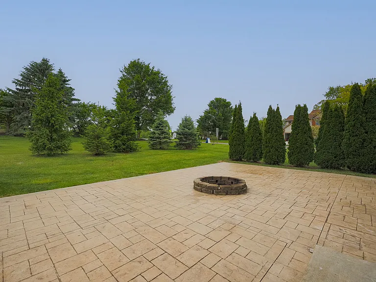 3033 Jamestown Dr — Photo 11