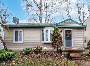 1490 Beatrice St, Westland, MI