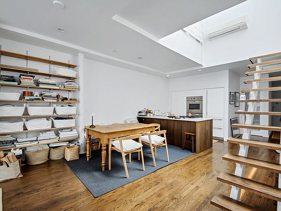 4th image of 116 Wooster St #6A