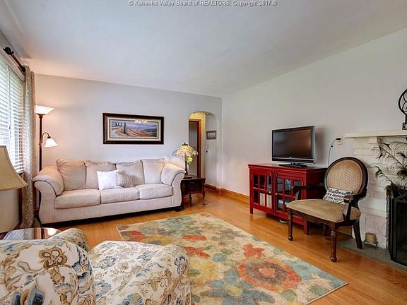 2nd image of 921 Churchill Cir