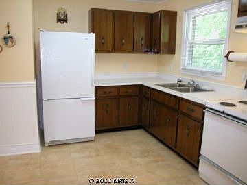 4th image of 111 Meadow Ln