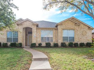 738 Opal Ln, Mesquite, TX 75149
