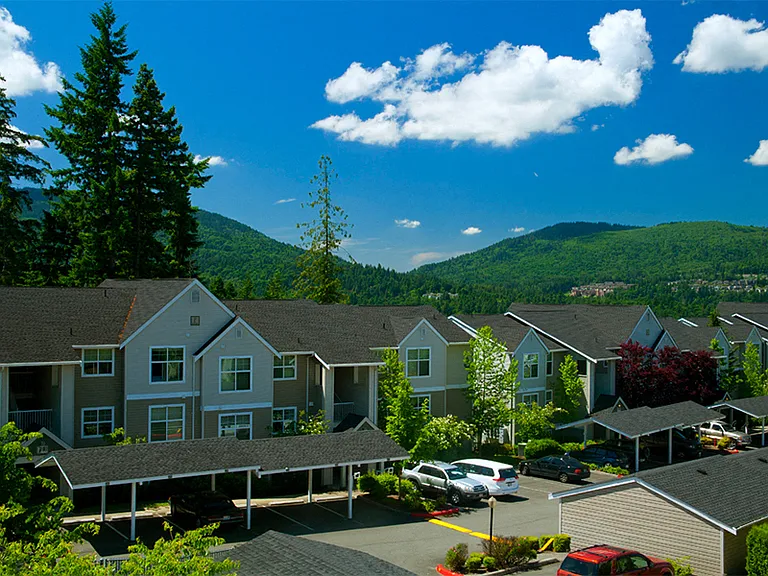 Set amidst beautiful greenery and conveniently close to major freeways, dining options and recreational activities