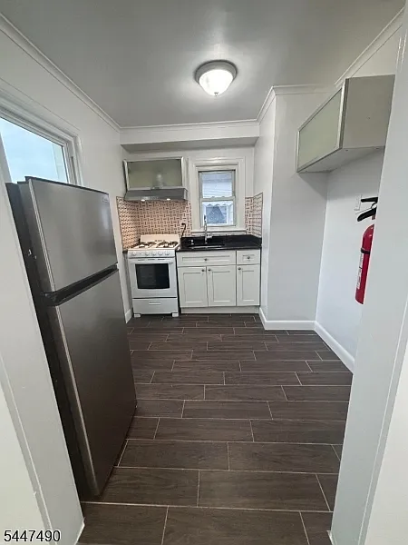1 bed, 1.0 bath, $1,750 — Photo 4