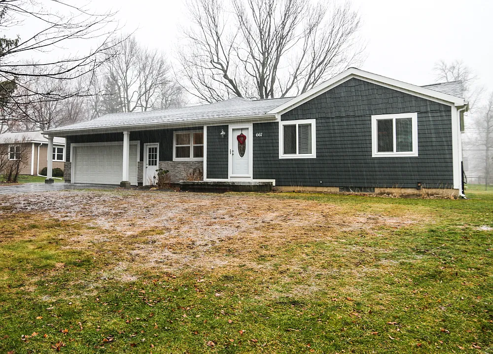 667 Beverly Dr photo 1