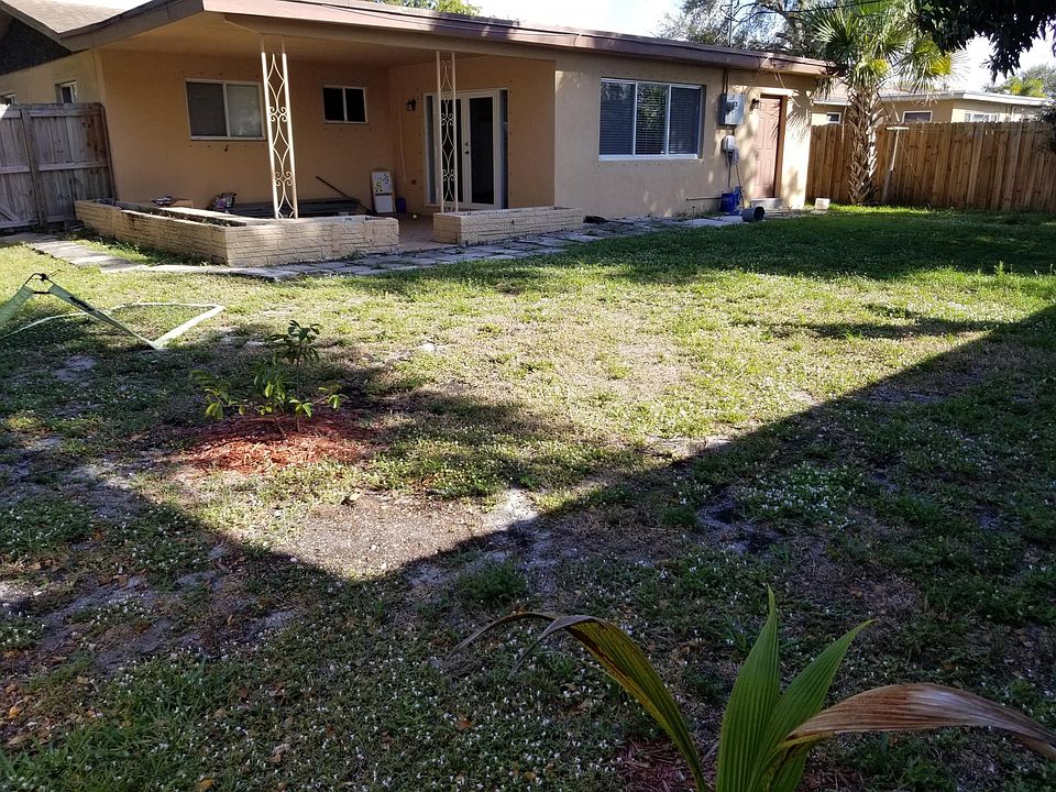 2nd image of 820 N 72nd Ave
