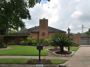 11539 Overbrook Ln, Houston, TX 77077