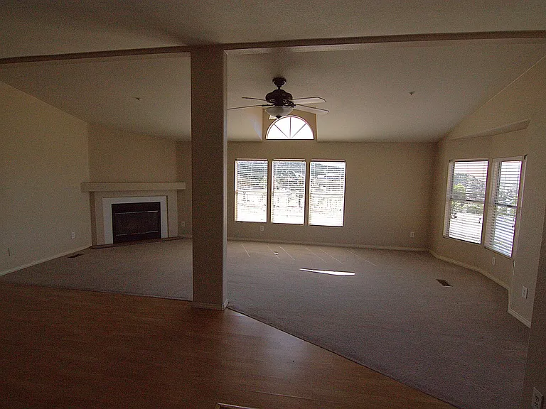35850 Via Famero Dr — Photo 2