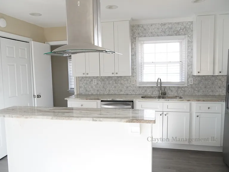 2120 S Waterside Dr — Photo 3