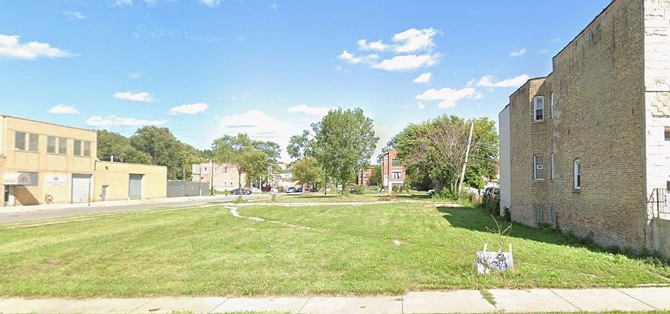 1st image of 1107 S Whipple St