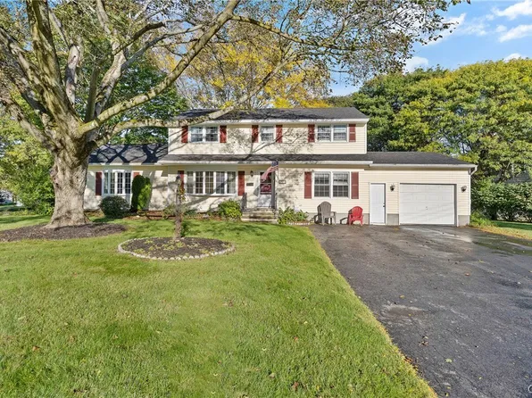 103 Huckleberry Ln, Syracuse, NY 13219