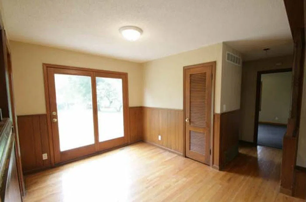 Updated 2 Bedroom House in Raytown-Coming SOON!! — Photo 3