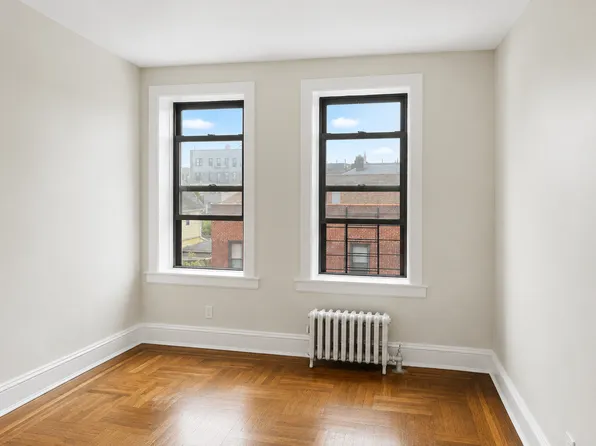 1544 Gillespie Avenue image 1 of 4