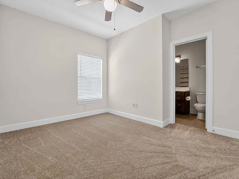 1901 Crossing Pl #2201 — Photo 8