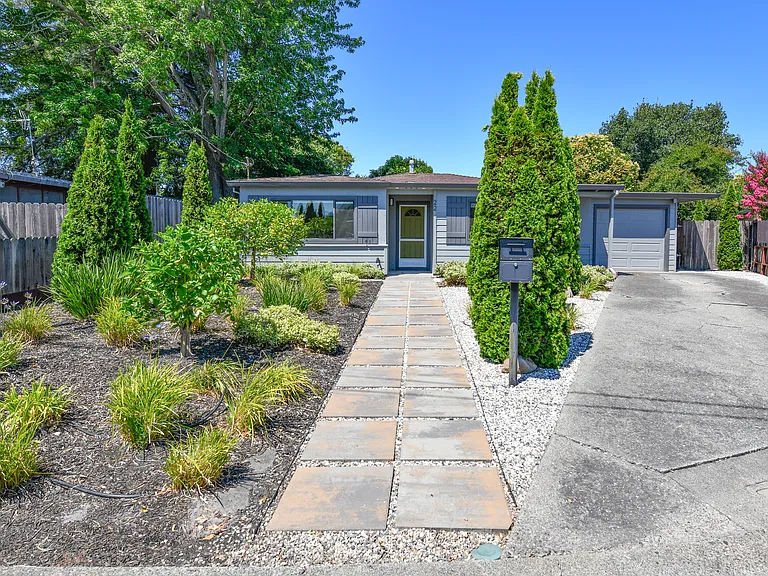 22 Patrick Ct — Photo 31