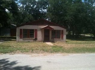 200 Wade St, Arp, TX 75750