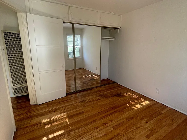 2019 Cheremoya Ave #2019 — Photo 6