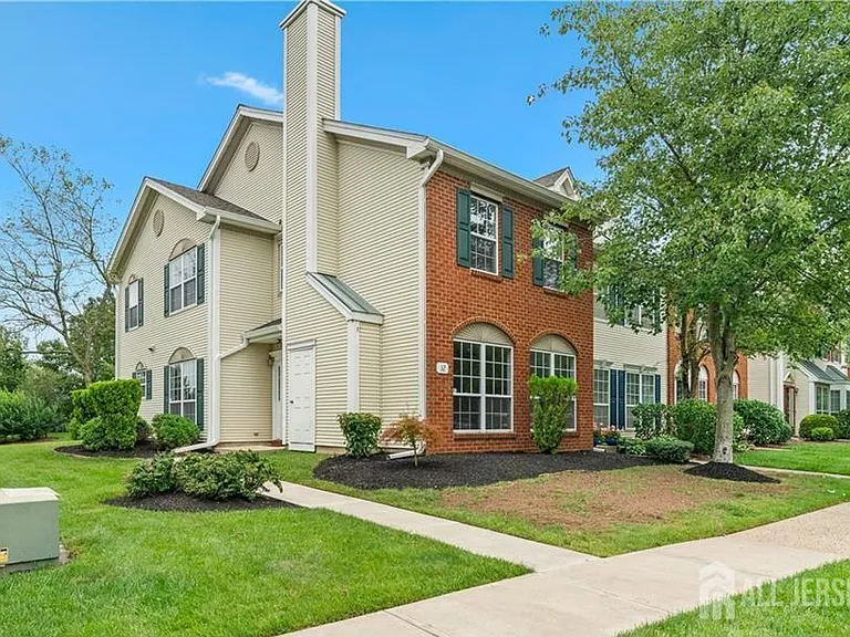 32 Cabot Way — Photo 3