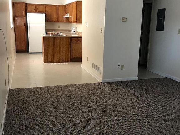 4th image of 435 N Bluegrass Dr APT 2