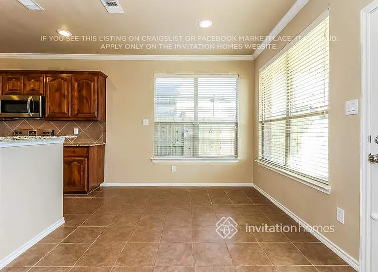 2245 Whitney Dr — Photo 4