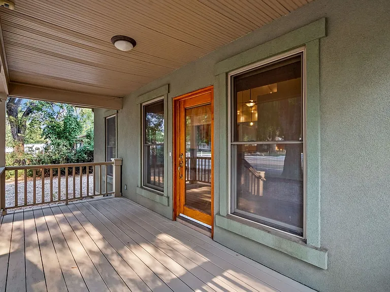 1800 W Mulberry St — Photo 3