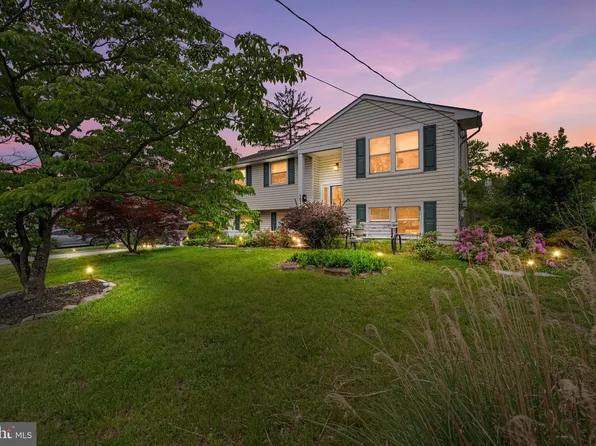 502 W Laurel Rd, Stratford, NJ 08084