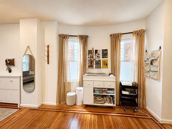 5th image of 5119 Locust St