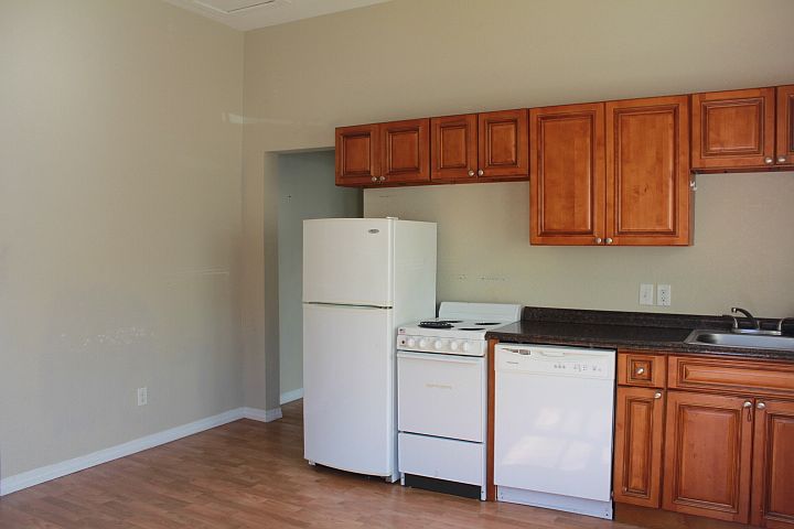 1st image of 720 10th St N APT 3