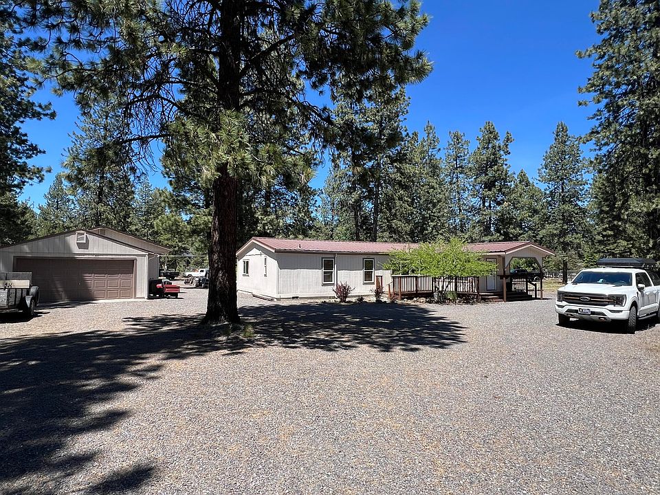 2nd image of 60107 Cinder Butte Rd